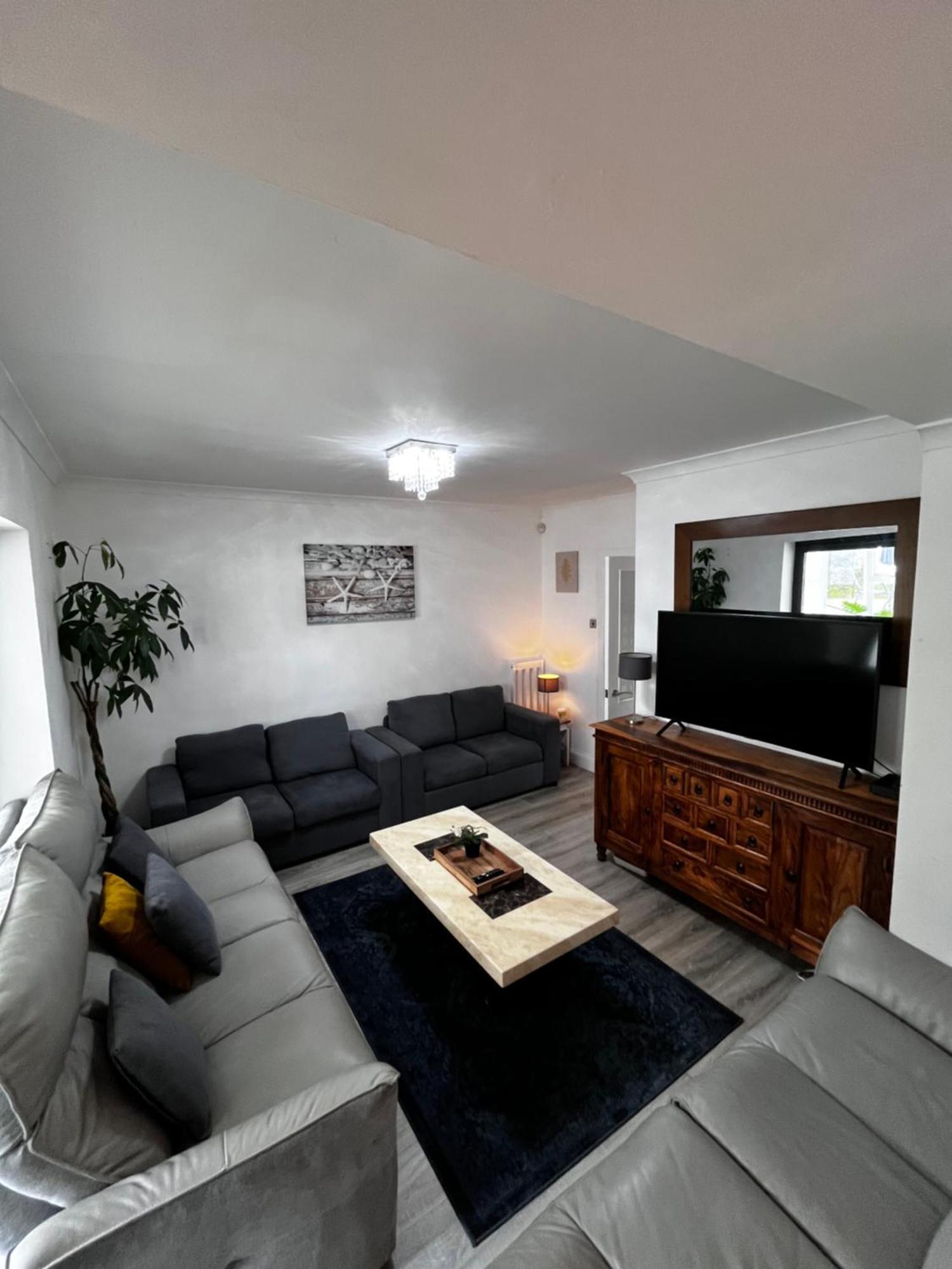 Dreghorn House 4 Bedrooms 3 Toilets 3 Reception Free Parking 233 Mbp Wifi Эдинбург Экстерьер фото